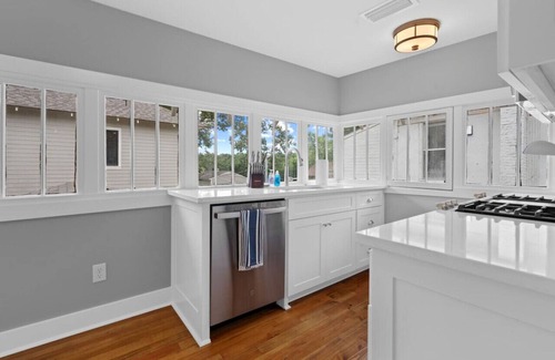 Hillcrest Apartment | Luxury 1bd Hillcrest Retreat!