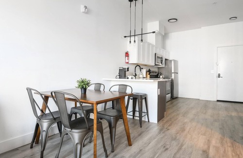 Elizabeth Apartment | Luxury 1BR 30 Mins to Manhattan Evonify