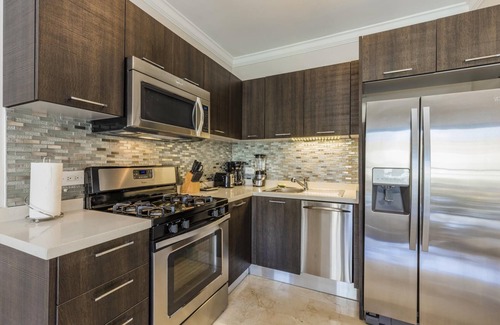 Washington Condo | Luxury 1BR Condo @ Great Location & Amenities
