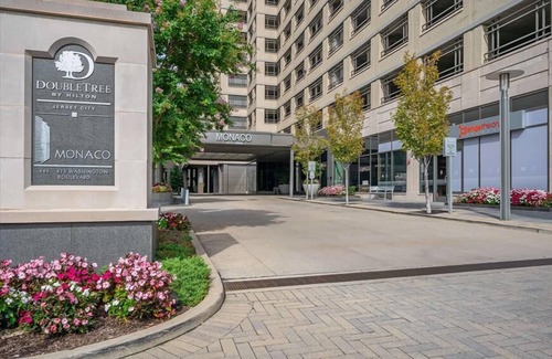 Hudson Exchange Apartment | Luxury 1BR | Full Kitchen | Steps from PATH | by GLS
