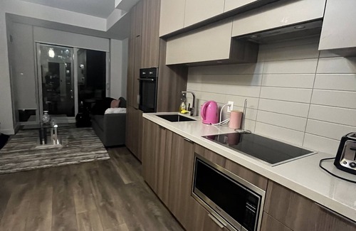 Mount Pleasant West Apartment | Luxury 2 bed 2 bath in 50th floor midtown Toronto,