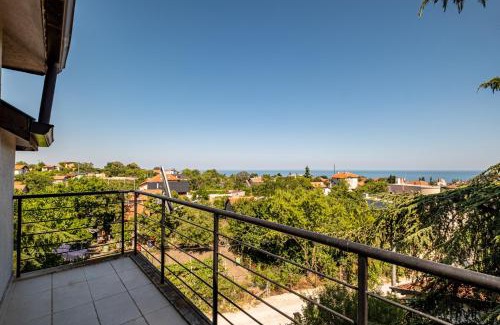 Saints Constantine and Helena Apartment | Luxury 2 bedroom apartment with sea view