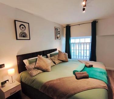 Swindon Apartment | Luxury 2 Bedroom Apartment in Old Town Swindon