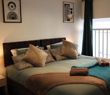 Swindon Apartment | Luxury 2 Bedroom Apartment in Old Town Swindon