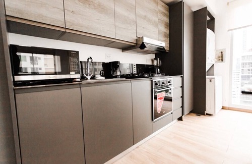 Marbella Apartment | Luxury 2 bedroom apt free parking and balcony
