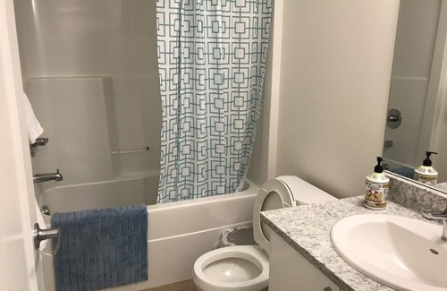 East Village House | Luxury 2 bedroom condo Sleep 6
