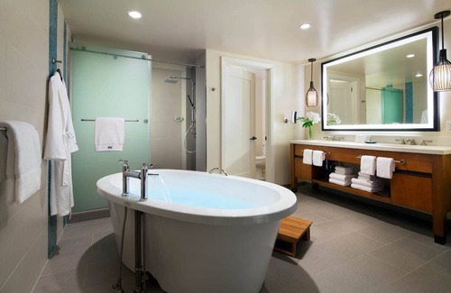 Honokowai Villa | Luxury 2 BR Villa, sleeps 6, on Maui's World Famous Kaanapali Beach