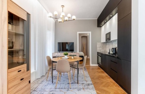 Old Town Apartment | Luxury 2BD apartment in City Center