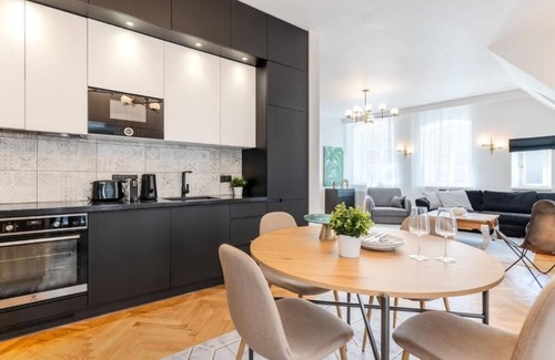Old Town Apartment | Luxury 2BD apartment in City Center