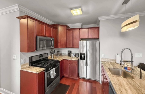 Olde Kensington Apartment | Luxury 2BD | Northern Libs | 2 Beds | Onsite gym