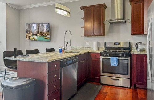 Olde Kensington Apartment | Luxury 2BD | Northern Libs | 2 Beds | Onsite gym