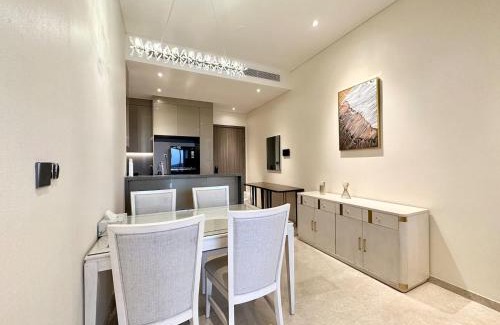 Da Kao Apartment | Luxury 2bd W Rooftop Bar & Pool In Saigon Center