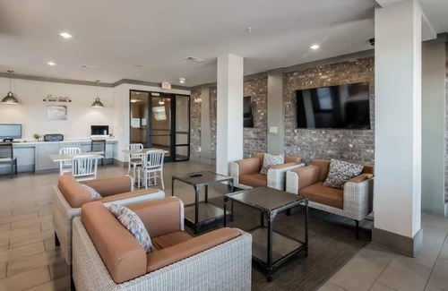 Lawrenceville Apartment | Luxury 2BR 2BA w/ Amenities Shopping & Views