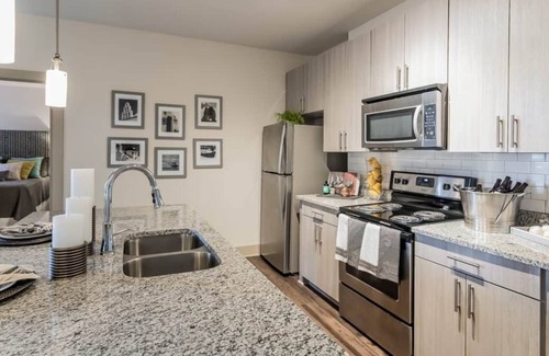 Lawrenceville Apartment | Luxury 2BR 2BA w/ Amenities Shopping & Views