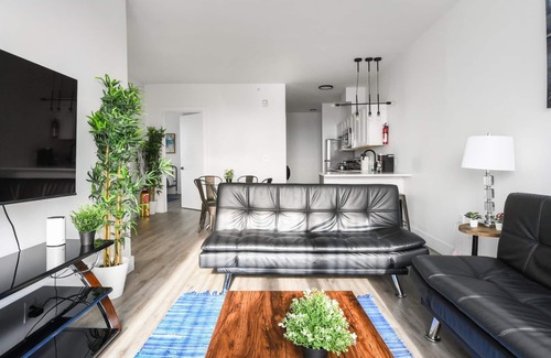 Elizabeth Apartment | Luxury 2BR 30 Mins to Manhattan Evonify