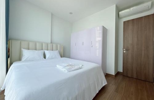 Binh Thuan Apartment | Luxury 2BR Condo in District 7