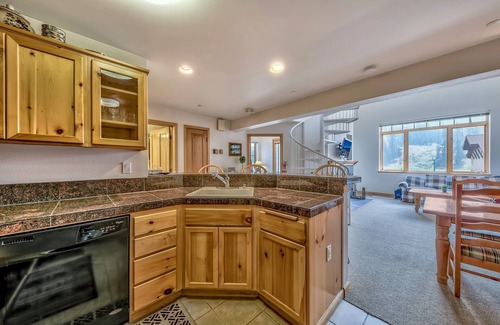 Kirkwood Condo | Luxury 2Br + loft, Lodge at Kirkwood – Unbeatable Location by RedAwning