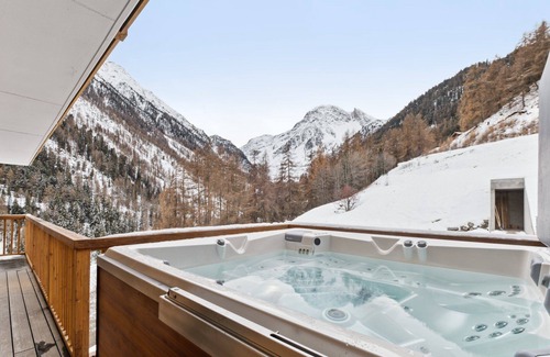 Grimentz Apartment | Luxury 3 Bedroom Apartment with Jacuzzi Rahas B Grimentz - By Mrs Miggins