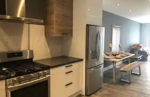 Oakwood Village Apartment | Luxury 3 Bedroom Apartment Downtown Toronto!