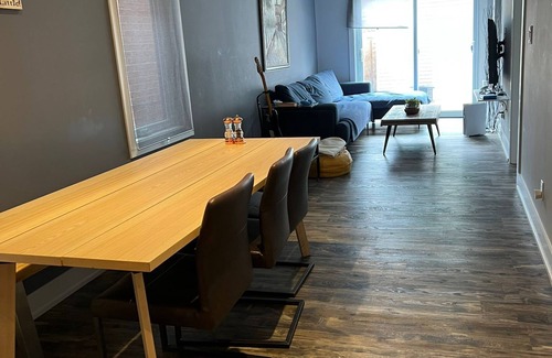 Oakwood Village Apartment | Luxury 3 Bedroom Apartment Downtown Toronto!