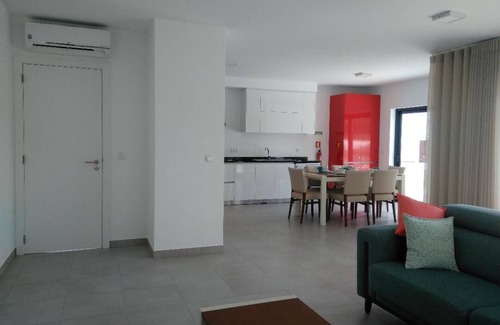 Famalicao Villa | Luxury 3 bedroom villa for rent near Nazaré with private salt pool