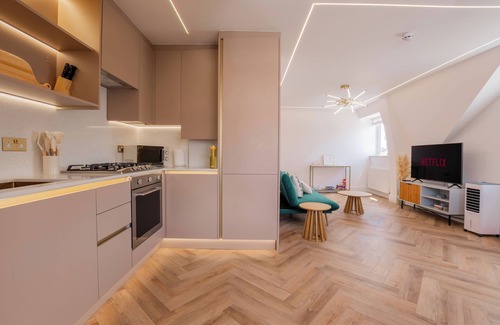 Roxeth Apartment | Luxury 3BR Apartment Family Comfort & Style