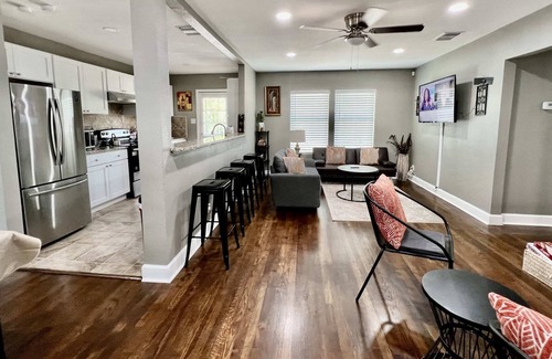 Jefferson House | Luxury 3BR Home: Fully Furnished by Woodlawn Lake!