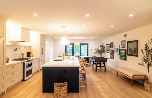 Southeast Anaheim House | Luxury 4-bedroom house near Disney with Pool, Wifi & AC