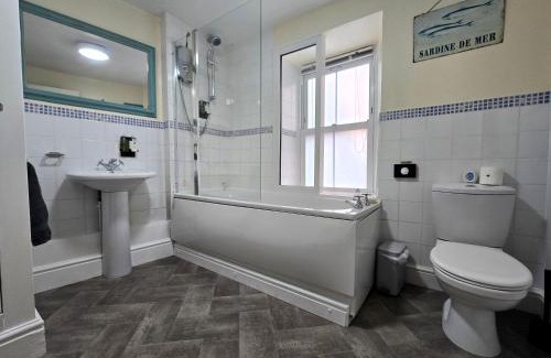 Barmouth Apartment | Luxury 4 Bedroom Seaside Apartment - Glan Y Werydd House