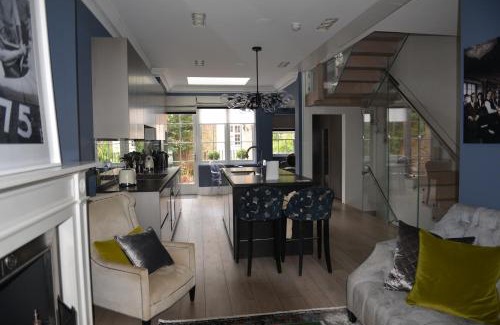 Chelsea Villa | Luxury 4 Bedrooms 5 Baths 2 Receptions Family House with Garden Chelsea