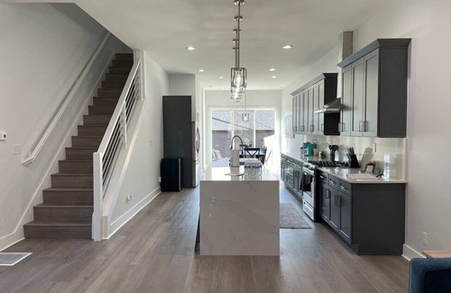 Fall Creek Place House | Luxury 4BR/5BA Downtown Indpls