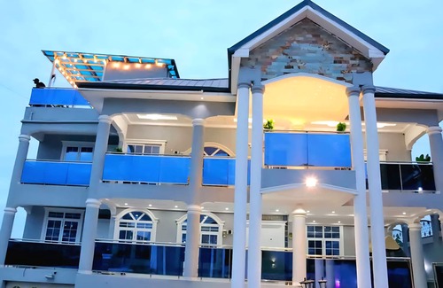 Accra House | Luxury 4BR Villa w/Pool, Rooftop – Bojo Beach