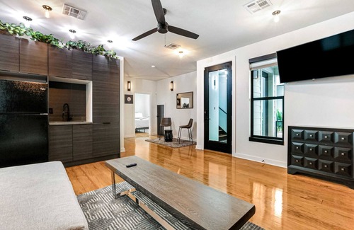 Faubourg Lafayette Villa | Luxury 5 bedroom Modern Villa with private Rooftop