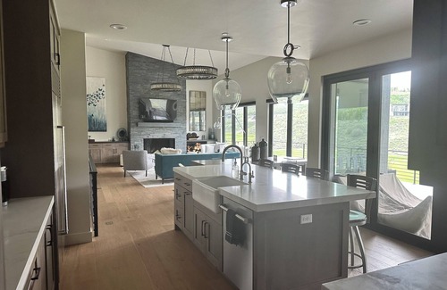 Park City House | Luxury 5-Bedroom Modern Mountain House with Movie and Game Room- Park City Utah