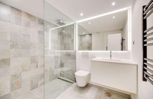 Marbella Villa | Luxury 5-Bedroom Townhouse in Puente Romano