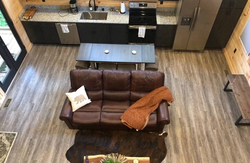 Campton Cabin | Luxury 5 Cabins in Red River Gorge Hot Tubs, Wi-Fi