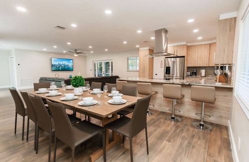 Dania Beach Villa | Luxury 5 Villa Heated Pool near Beach & Casino