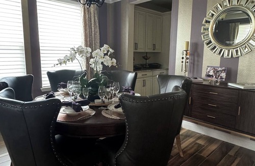 Florida Central Atlantic Coast House | Luxury 6-Bedroom with Pool and hot tube. 5' From Disney