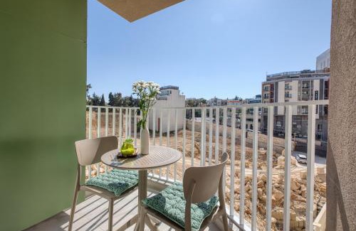 Mgarr Apartment | Luxury Apartment Heart of St Julians Sleeps 5