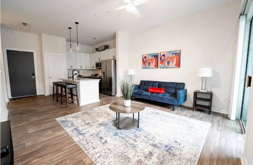 First Ward Apartment | Luxury Apartment 329