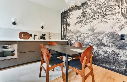 Saint-Mande Apartment | Luxury Apartment 3BR with Spacious TV Room