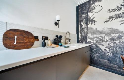 Saint-Mande Apartment | Luxury Apartment 3BR with Spacious TV Room