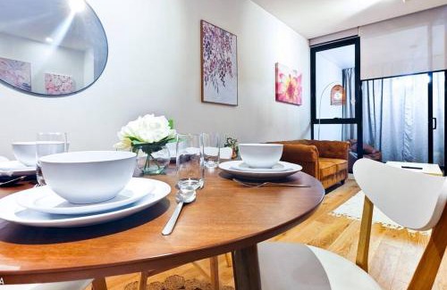 Doncaster Apartment | Luxury apartment in Mel east with special kids bed