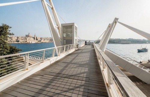 Sliema Apartment | Luxury Apartment inc Pool & Views