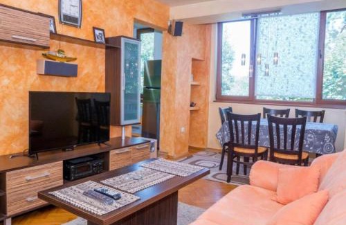 Burgas Apartment | Luxury apartment on the first line to the sea