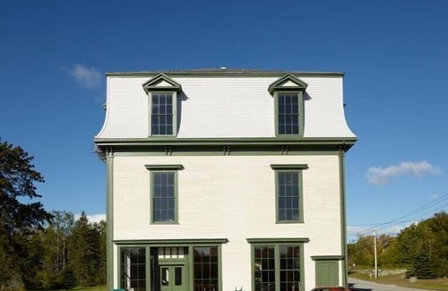Brooklin House | Luxury Apartment overlooking Center Harbor in Brooklin