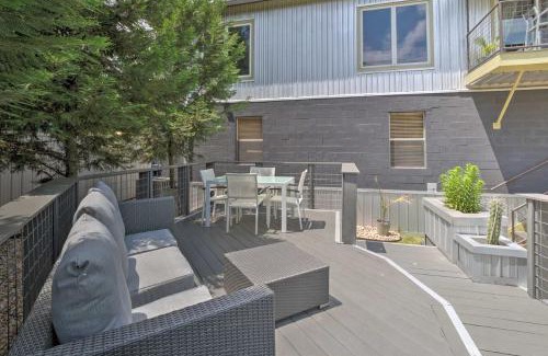 Bouldin Apartment | Luxury Apartment Walk to Bus, 1 Mile to Downtown!