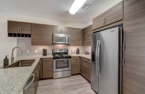 Central Boulder Apartment | Luxury Apartment with Pool, Gym & Central location