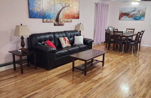 East New York House | Luxury Apartment With Free Wine