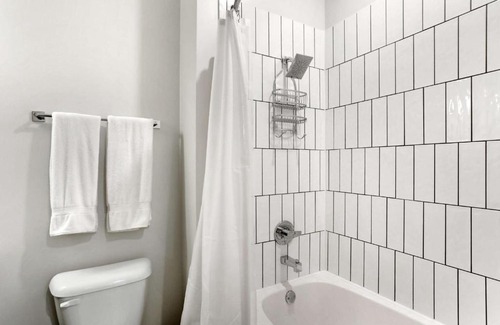 Home Park Apartment | Luxury Apt in West Midtown
